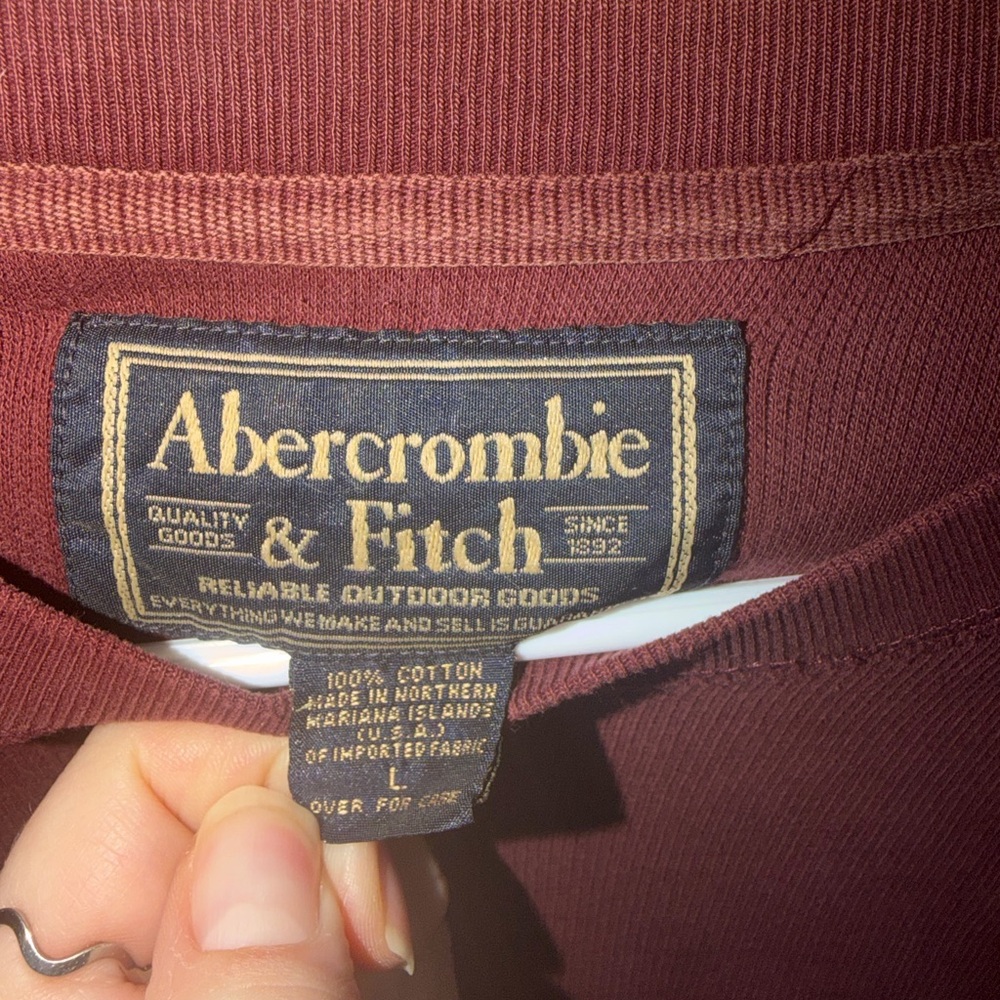 Abercrombie & Fitch Men's Maroon Crewneck Sweater - Picture 2 of 3